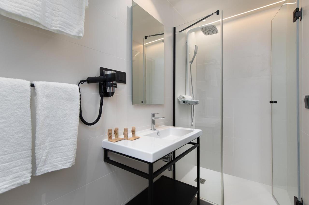 Double Room,1556731036:JPEG
