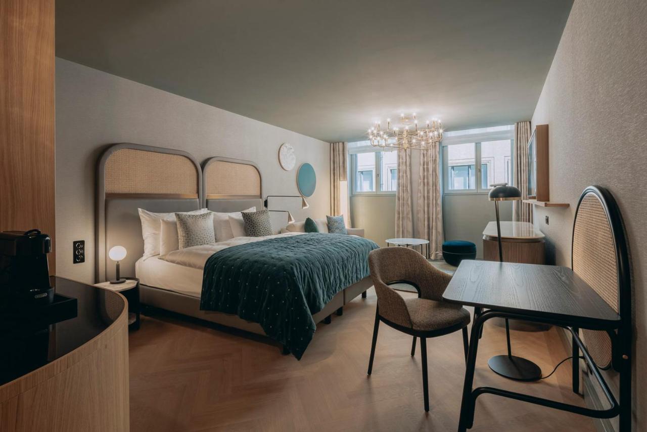 Deluxe