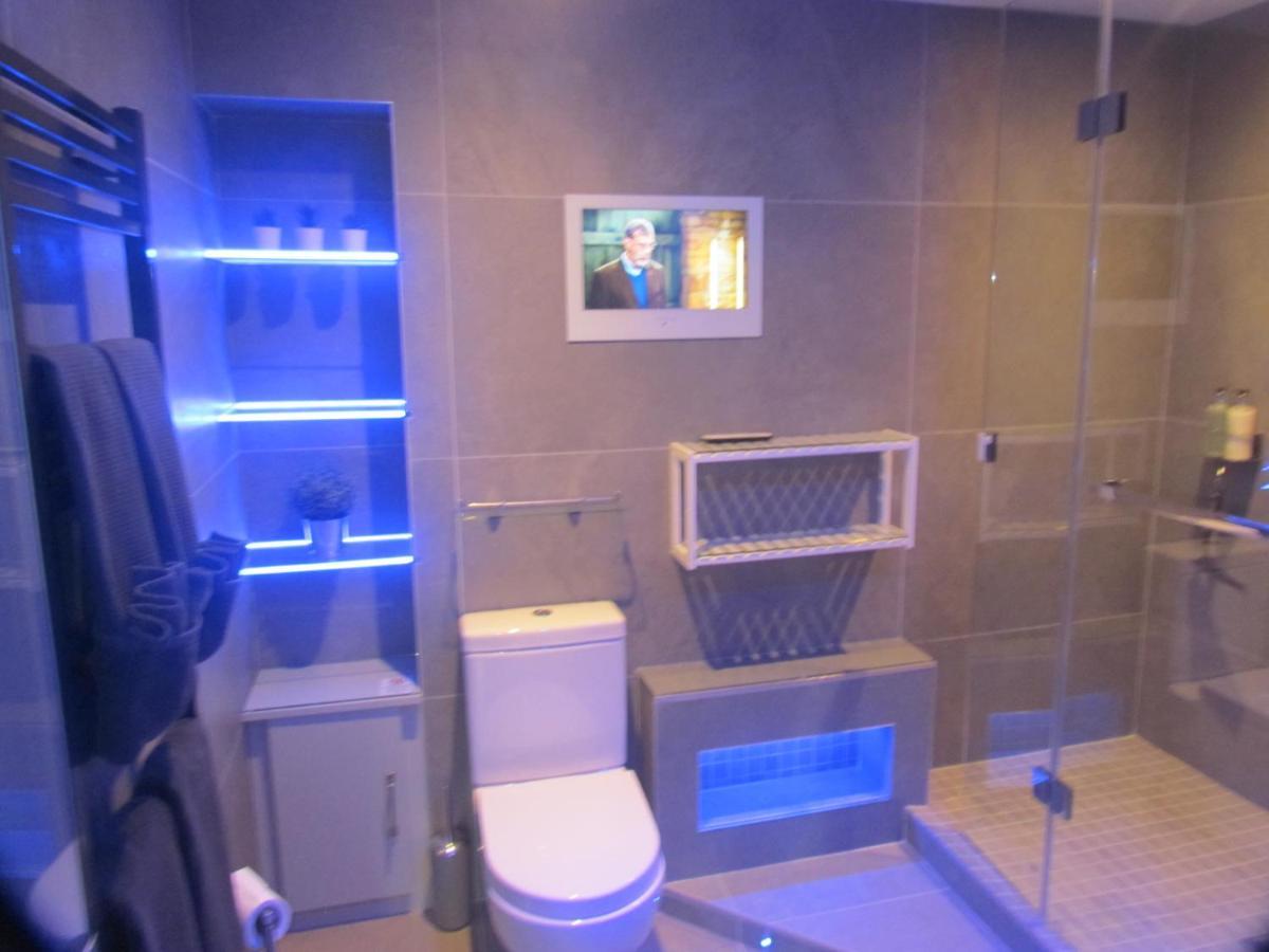 Double Room Private Bathroom