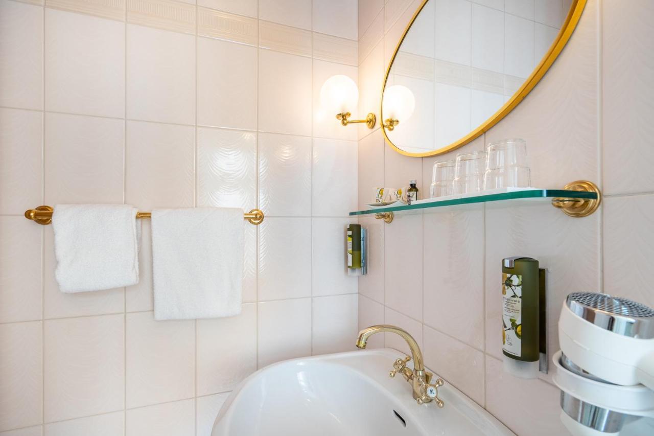 One-Bedroom Apartment,1146933724:JPEG