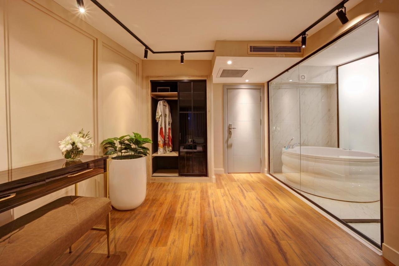 King Room Spa Bath