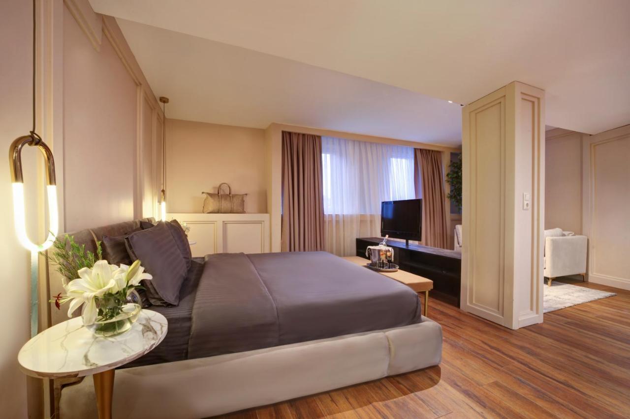 Corner Room