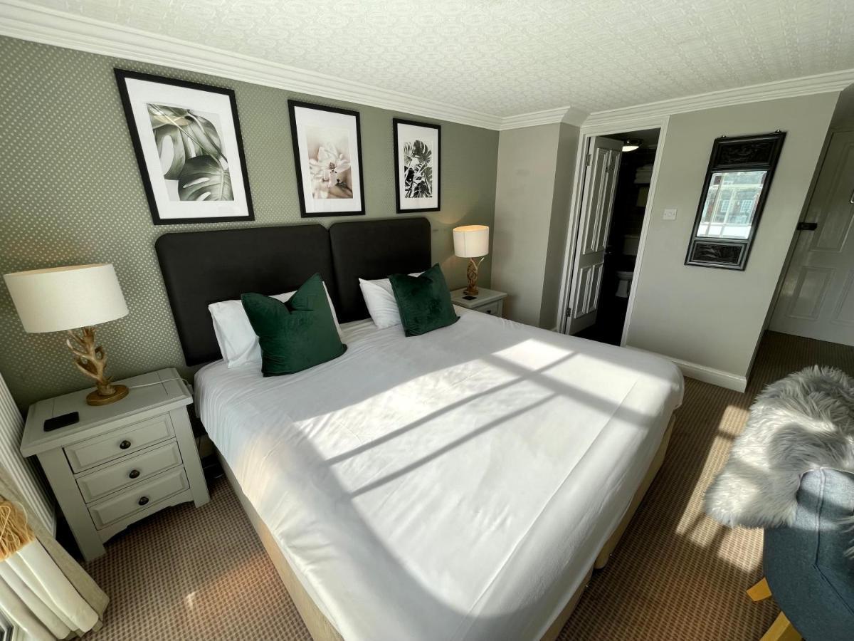 Deluxe Double or Twin or Triple Room Room 3
