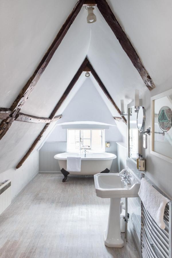 Double Room Private External Bathroom