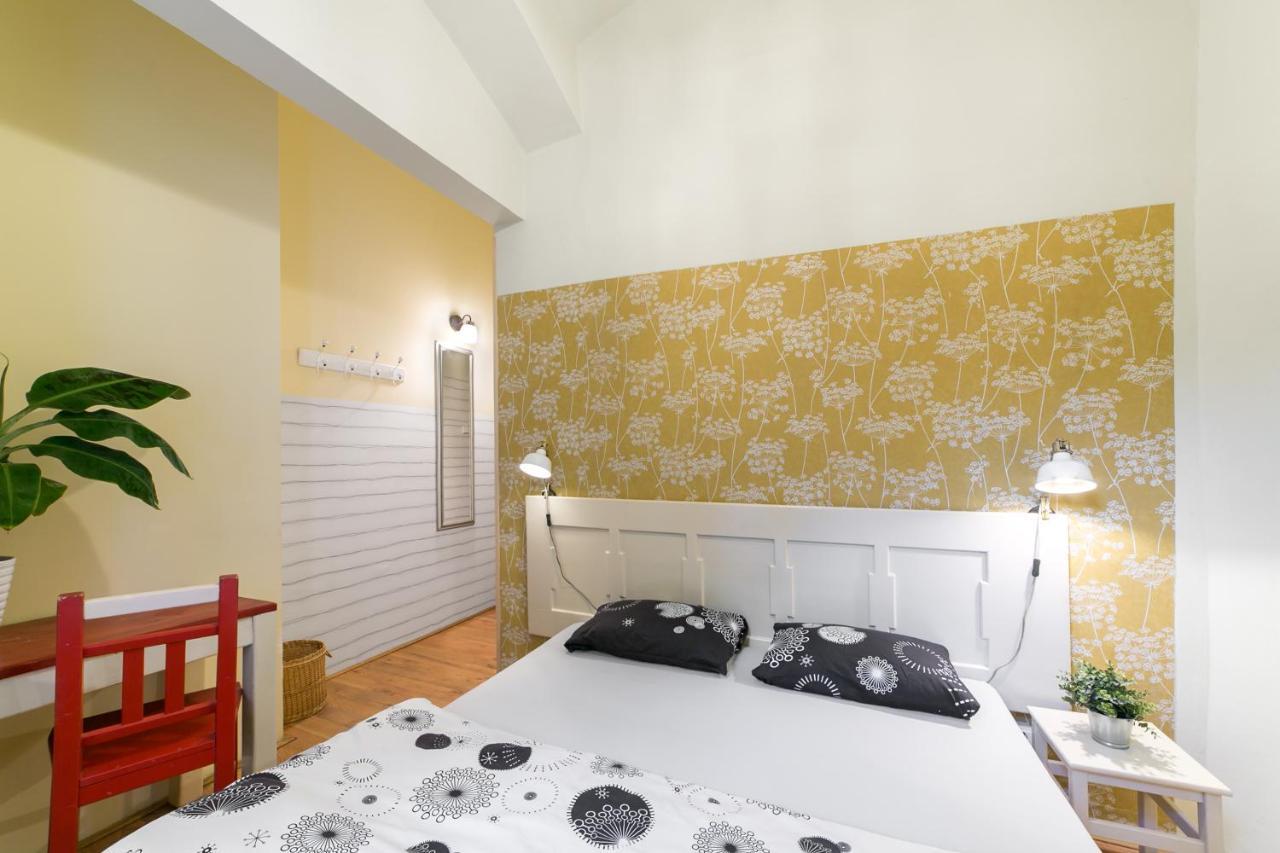 Chambre Double ou Lits Jumeaux avec Salle de Bains Commune
