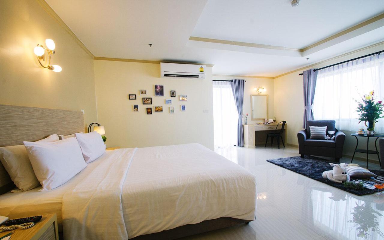 Junior Suite with Bathtub