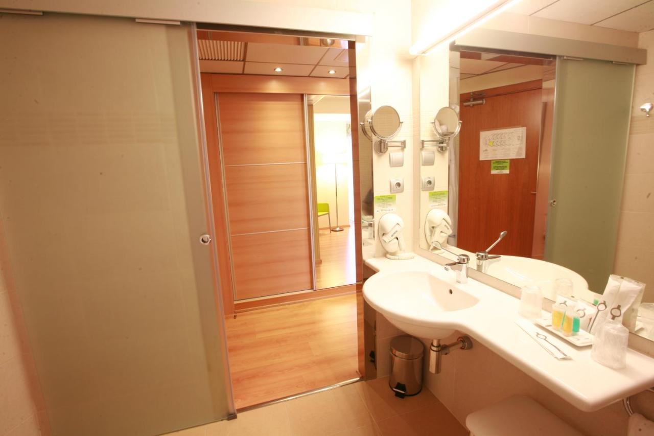 Single Room Balcony