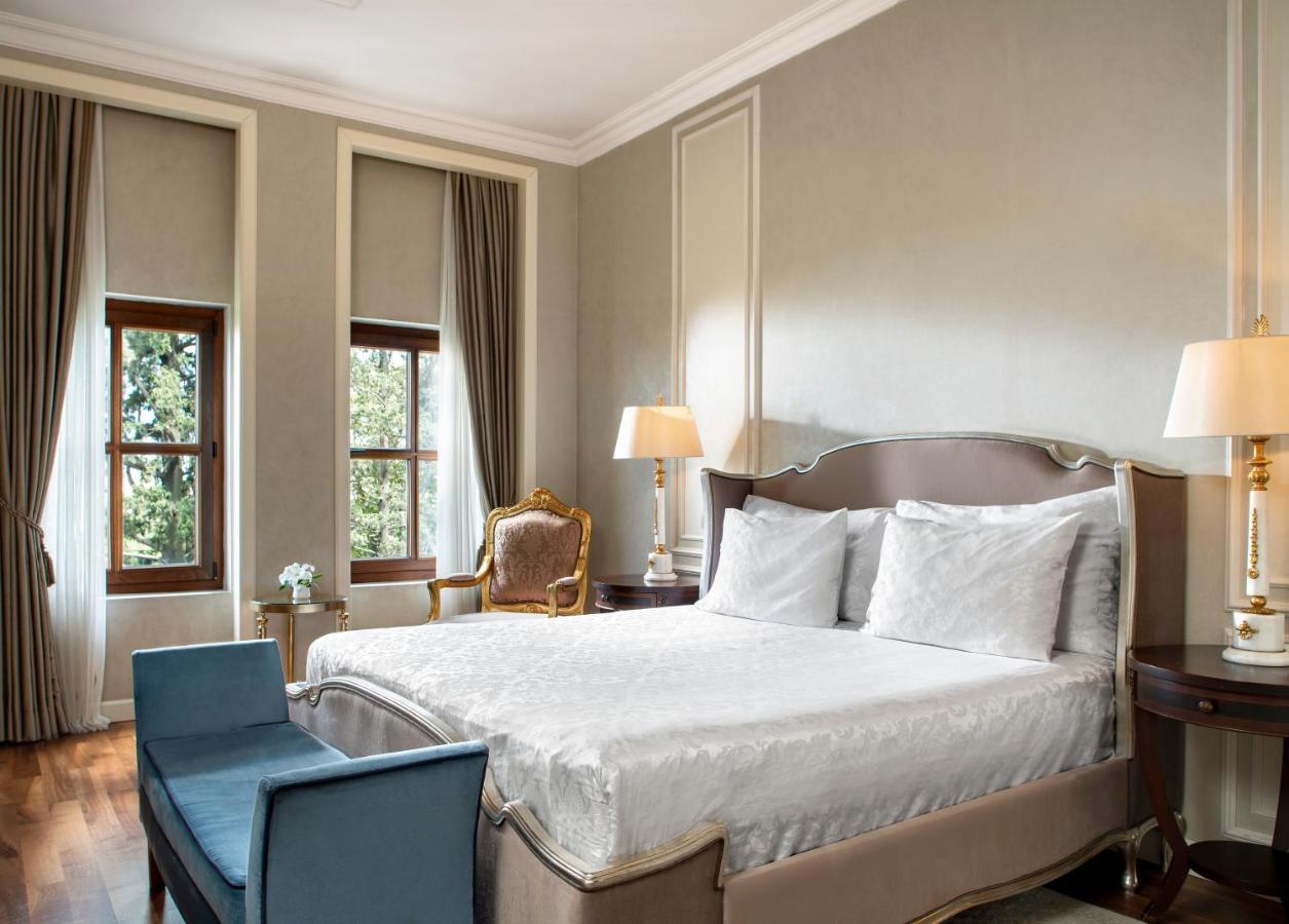 Deluxe room pera view