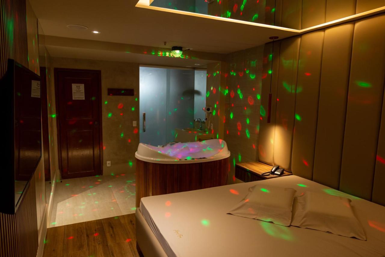 Deluxe Suite Spa Bath