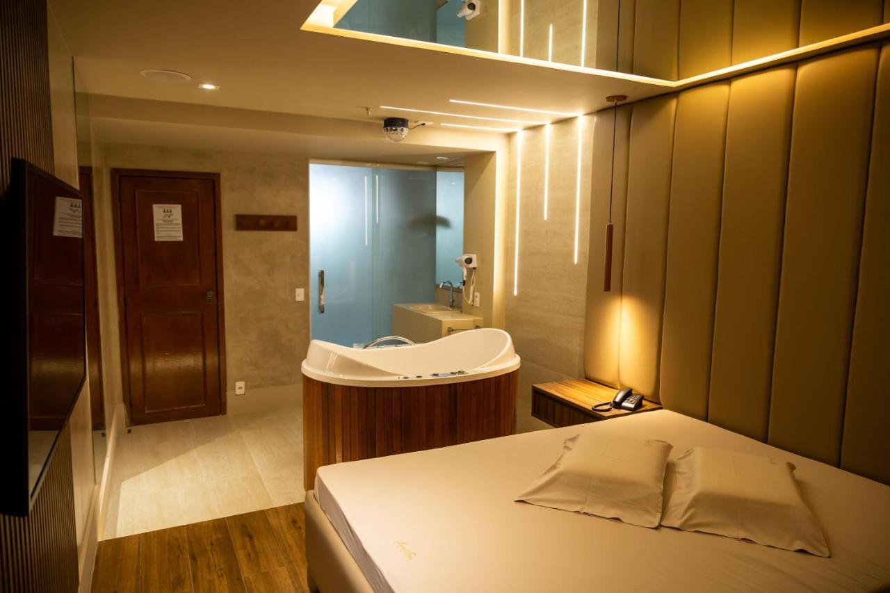 Deluxe Suite Spa Bath