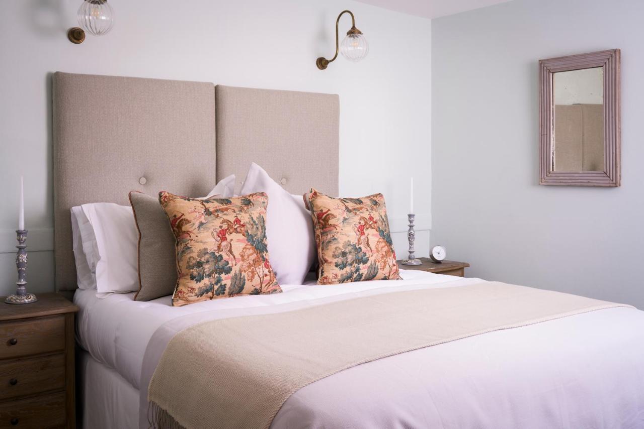 Double Room,1589337596:JPEG