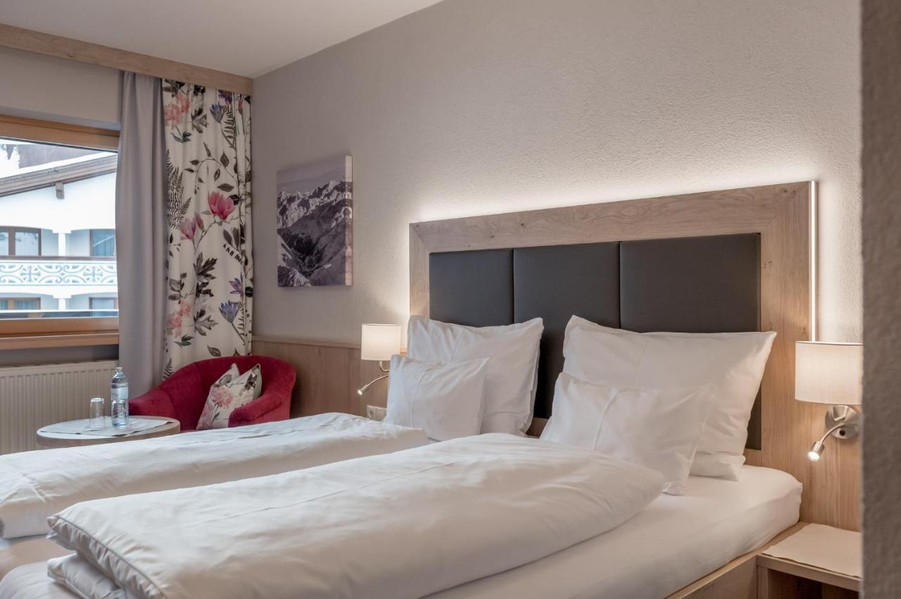 Doppelzimmer mit Dusche – 25 m²