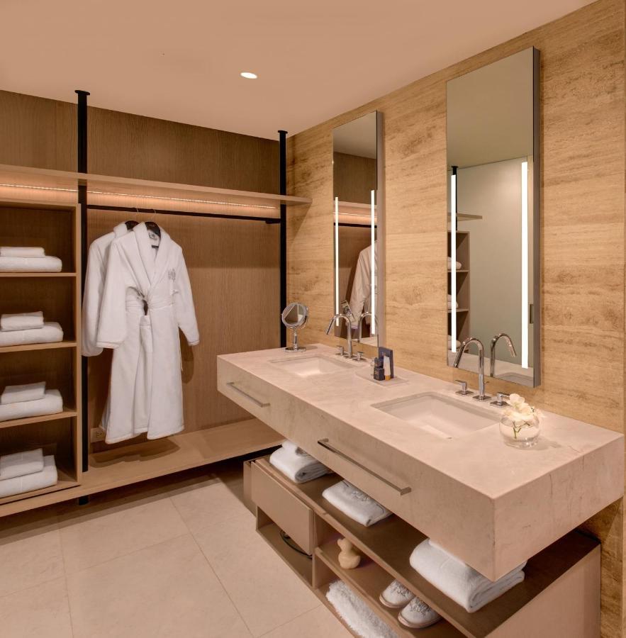 Superior King Room Ocean View