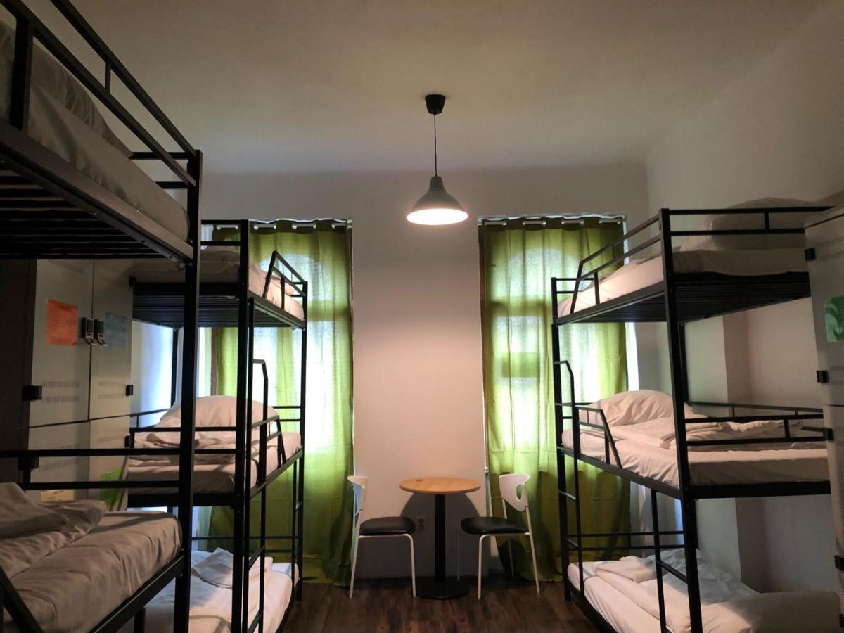 Single Bed 12-Bed Mixed Dormitory Room