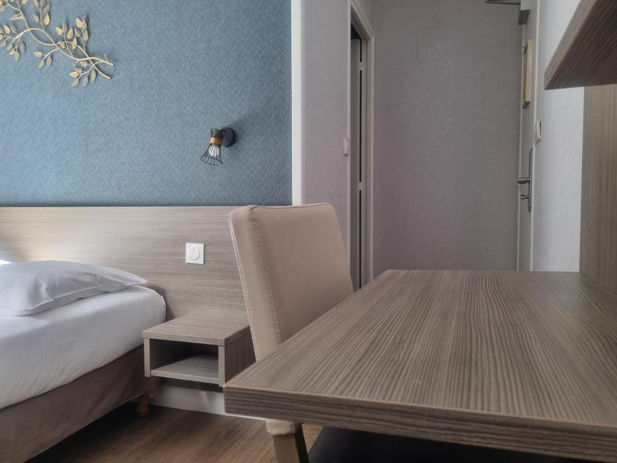 Double Room Eiffel Tower View