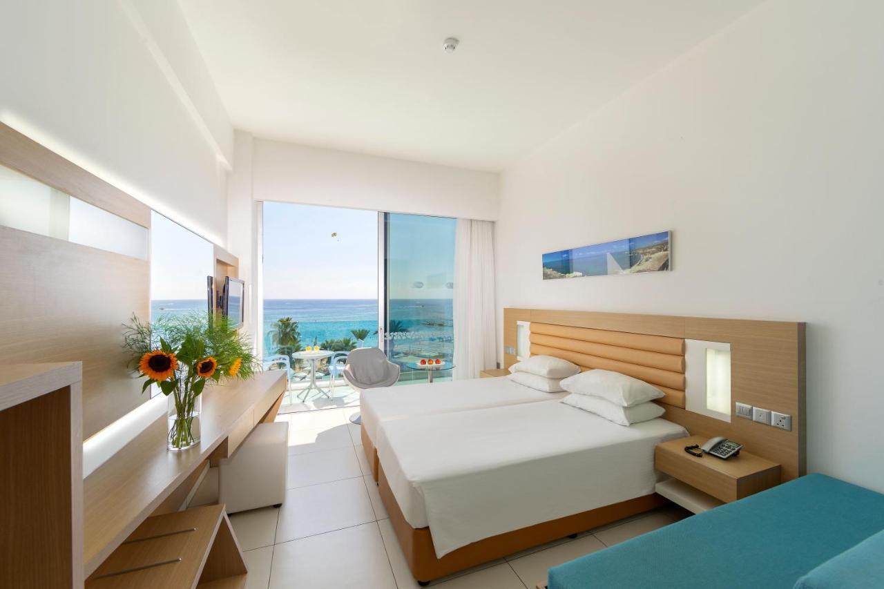 Standard Twin Room Sea View