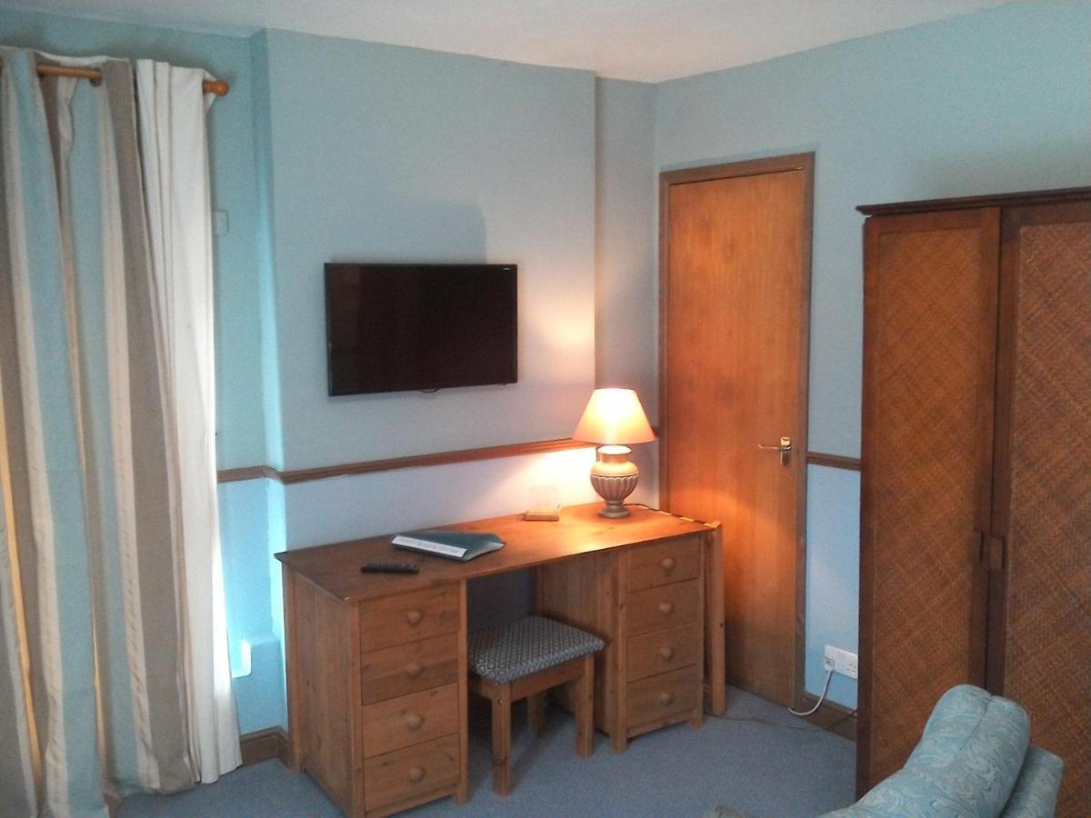 Twin Room with Private Bathroom