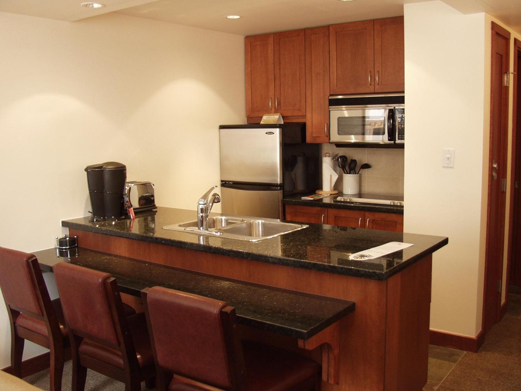 One Bedroom Lower Floor Suite