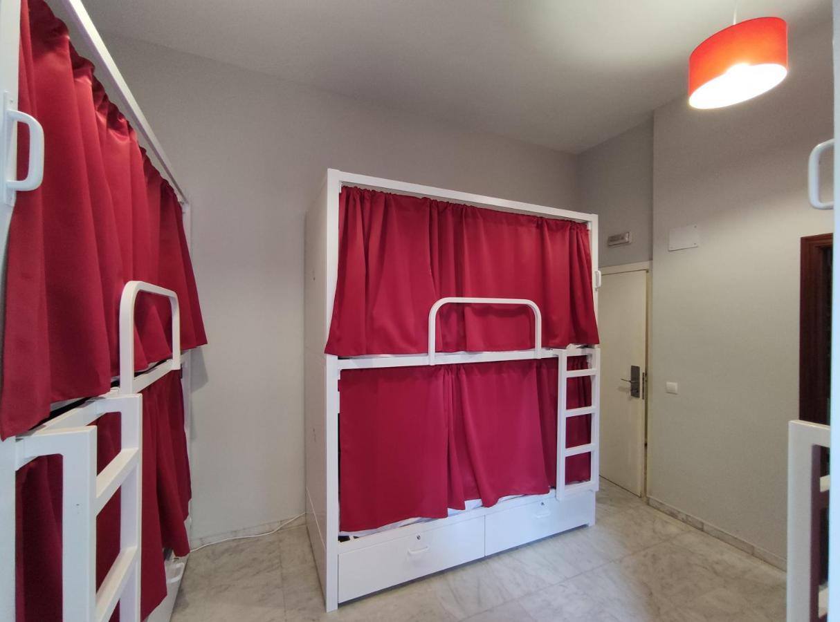 Bed 6-Bed Female Dormitory Room