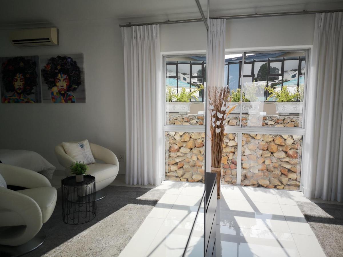 Suite with Garden View