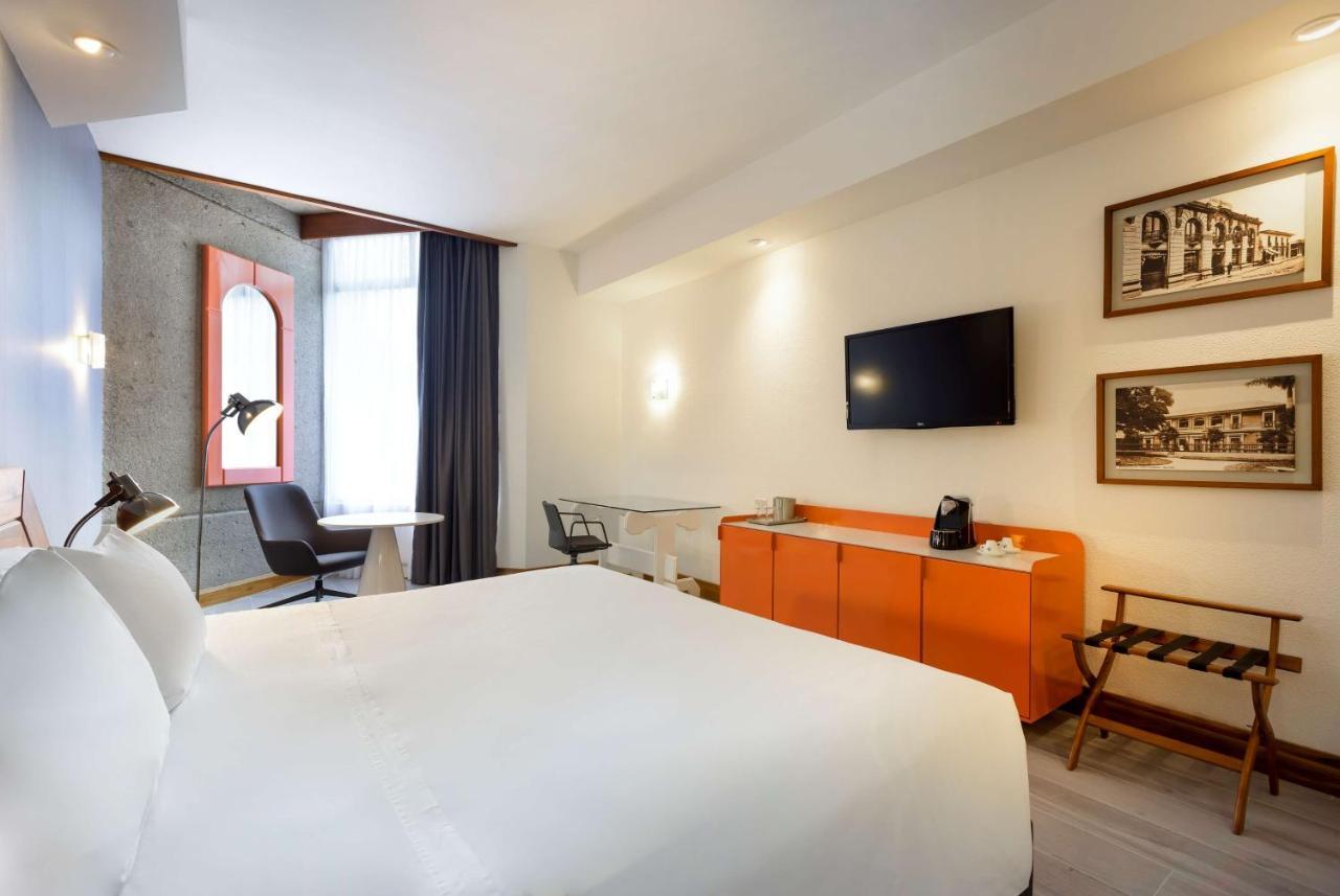 Premium King Room