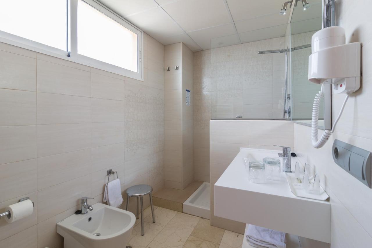 Superior Double or Twin Room Front Sea View Terrace