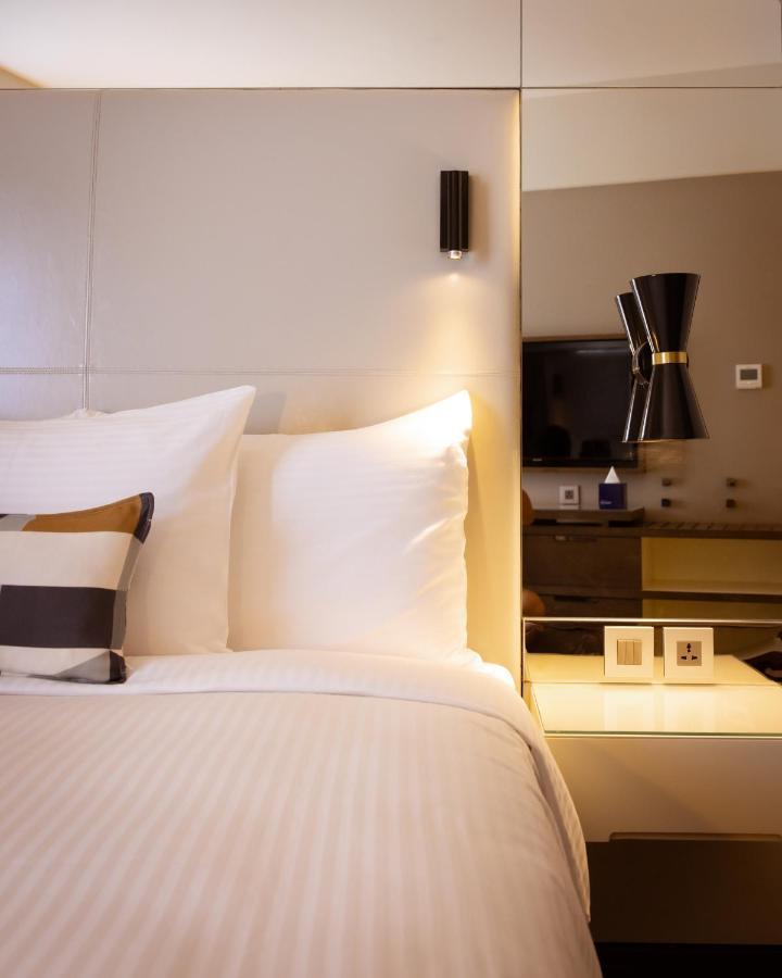 Spacious Centro Room - Queen Bed