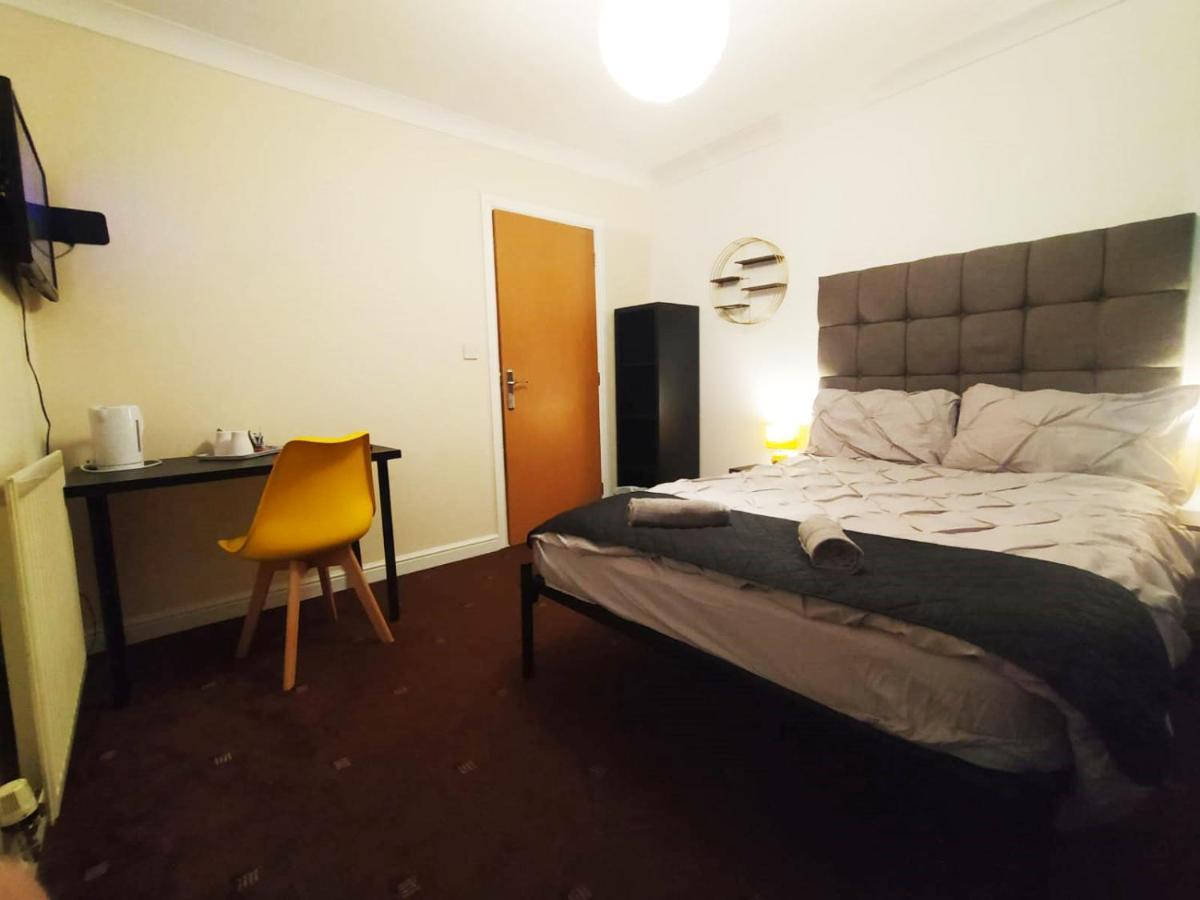 Double Room Private Bathroom