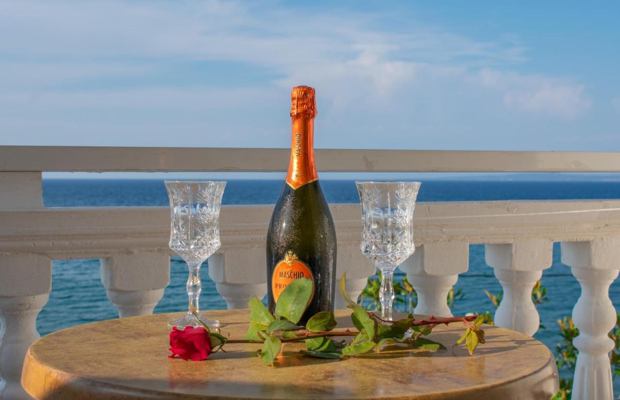 Standard double or twin studio sea view