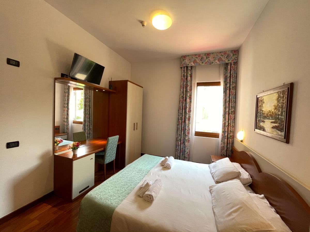 Standard Double or Twin Room Window,1162319604:JPEG