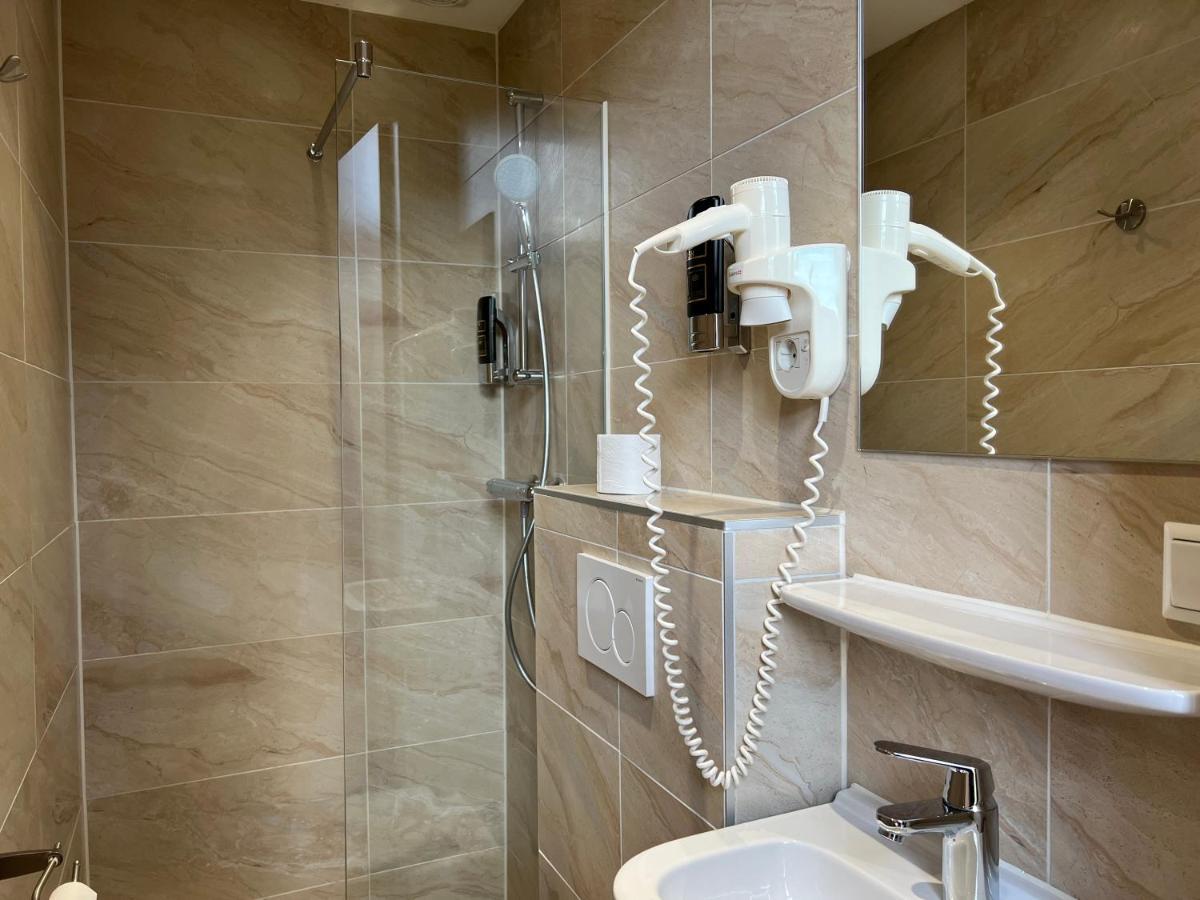Small Single Room