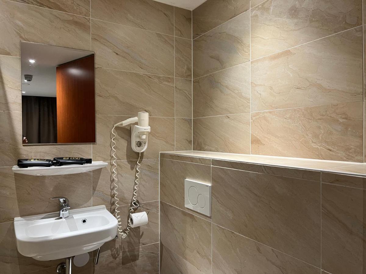 Twin Room Basement