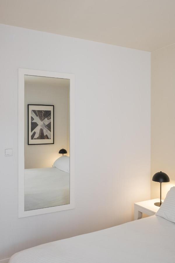 Quarto com 2 Camas de Solteiro
