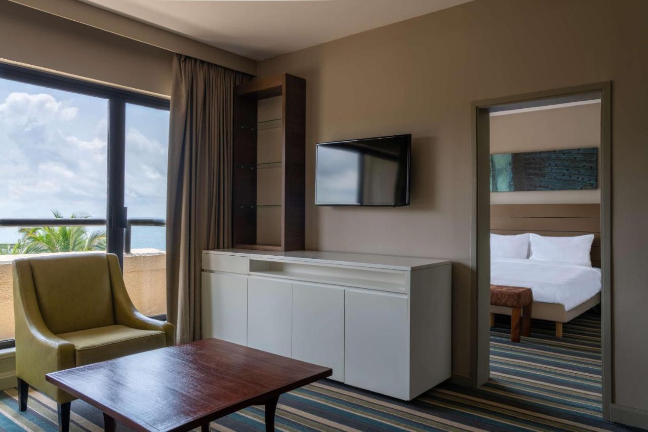 Suite Balcony Lounge Access
