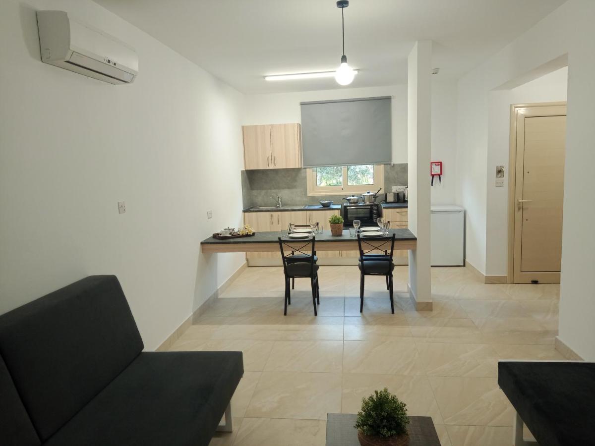 One-Bedroom Apartment Garden View