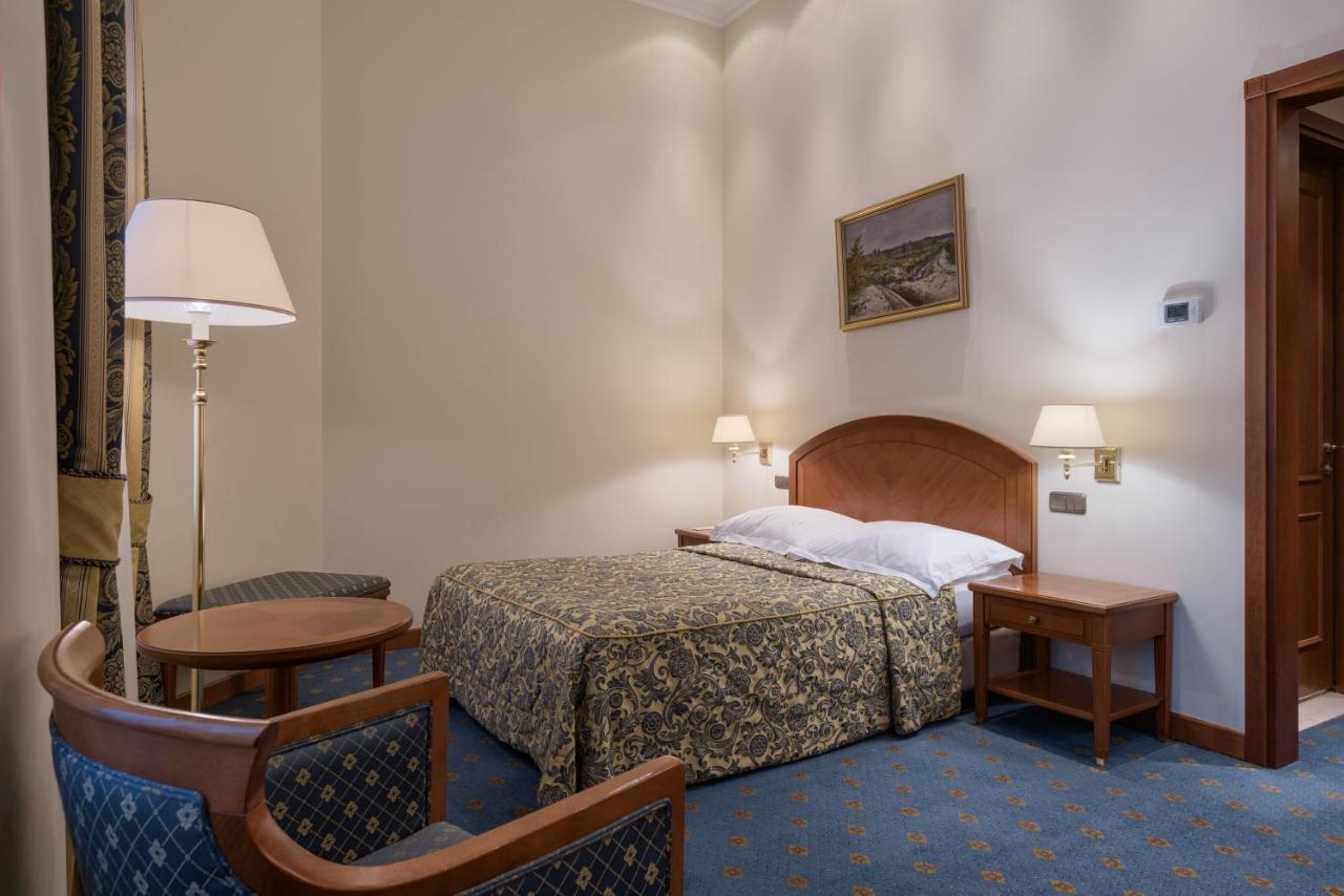 Standard Room,1589214246:JPEG