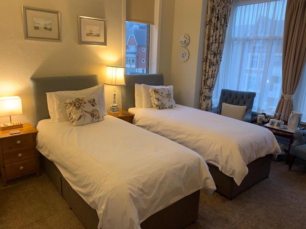 Deluxe Double or Twin Room Sea View