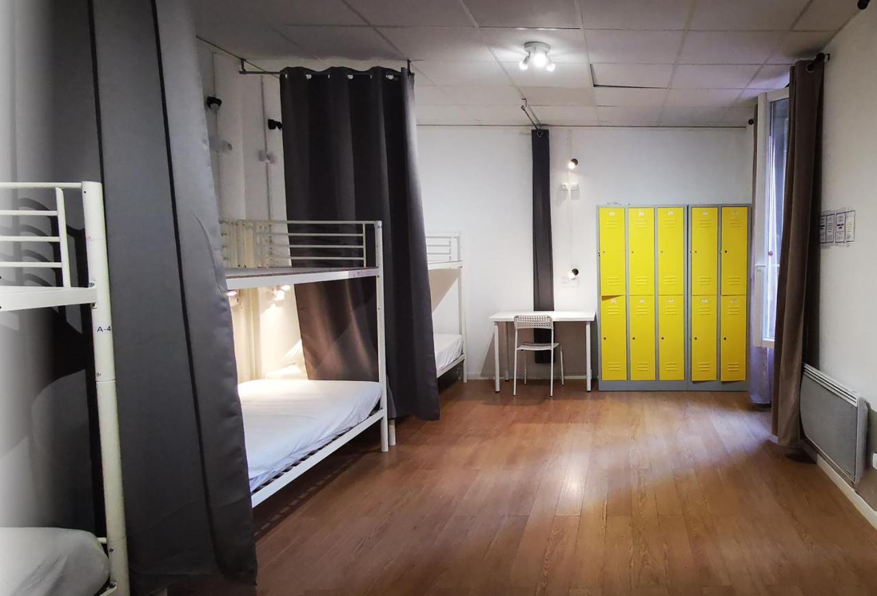 Bunk Bed Mixed Dormitory Room