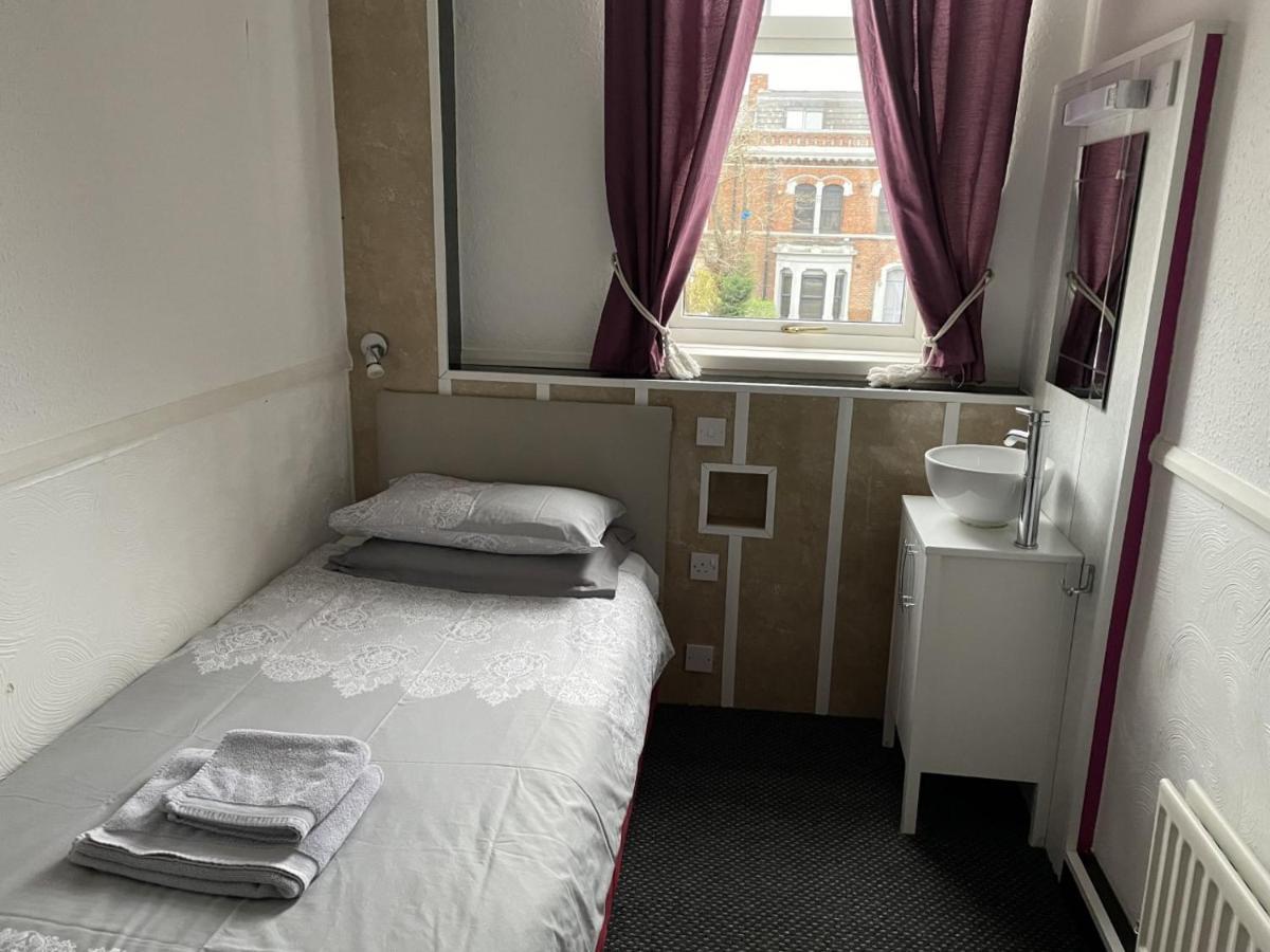Standard Single Room Shared