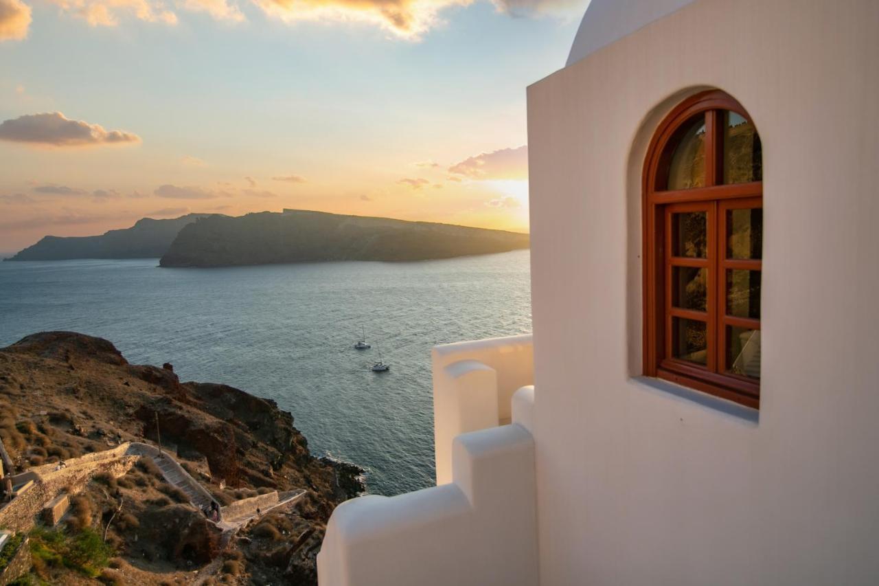 Honeymoon Cave Suite Outdoor Hot Tub