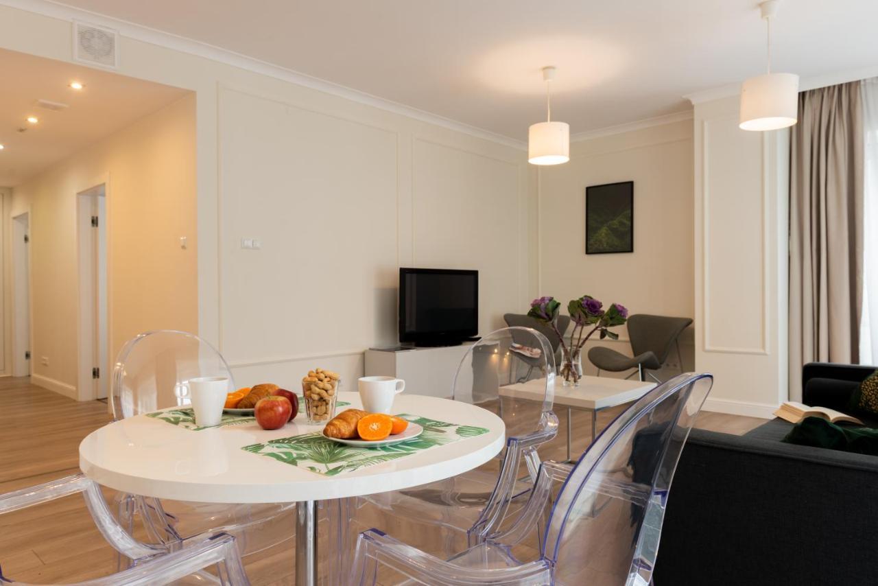 Deluxe Two-Bedroom Apartment