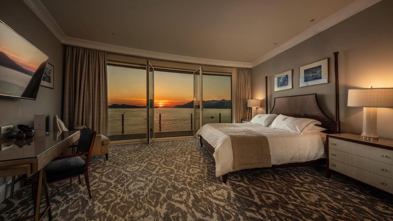Deluxe King Room Balcony Sea View