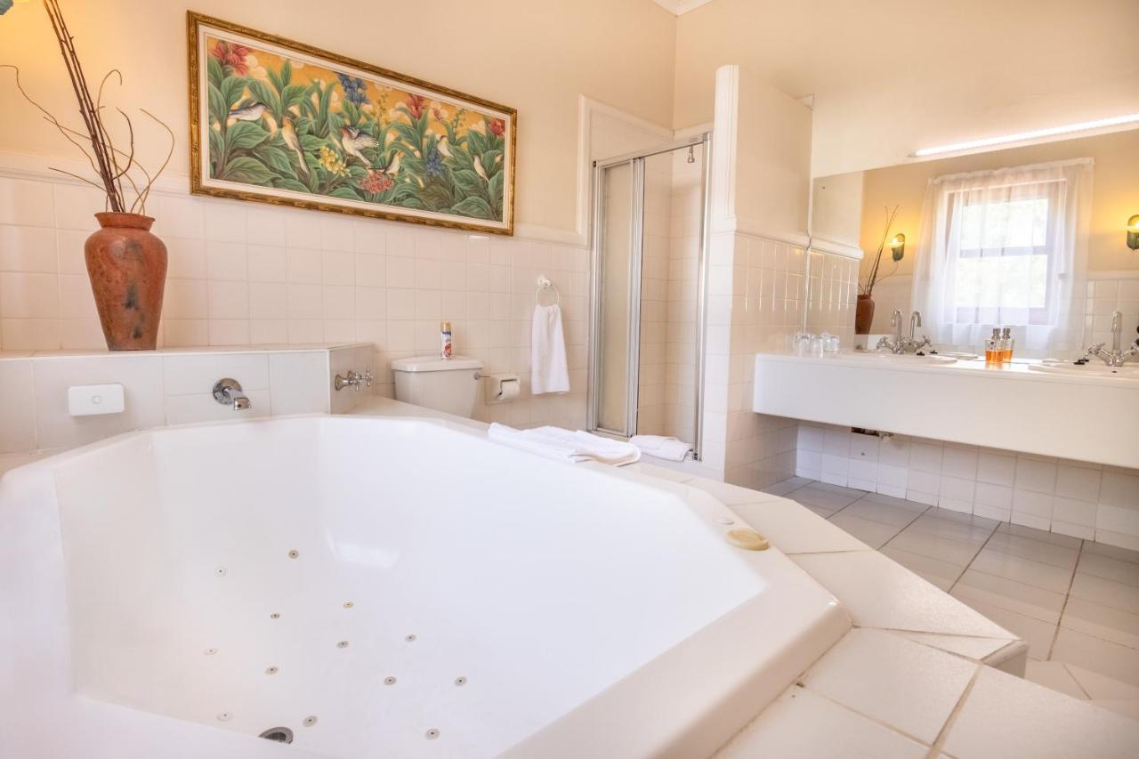 Luxury Art Deco Double