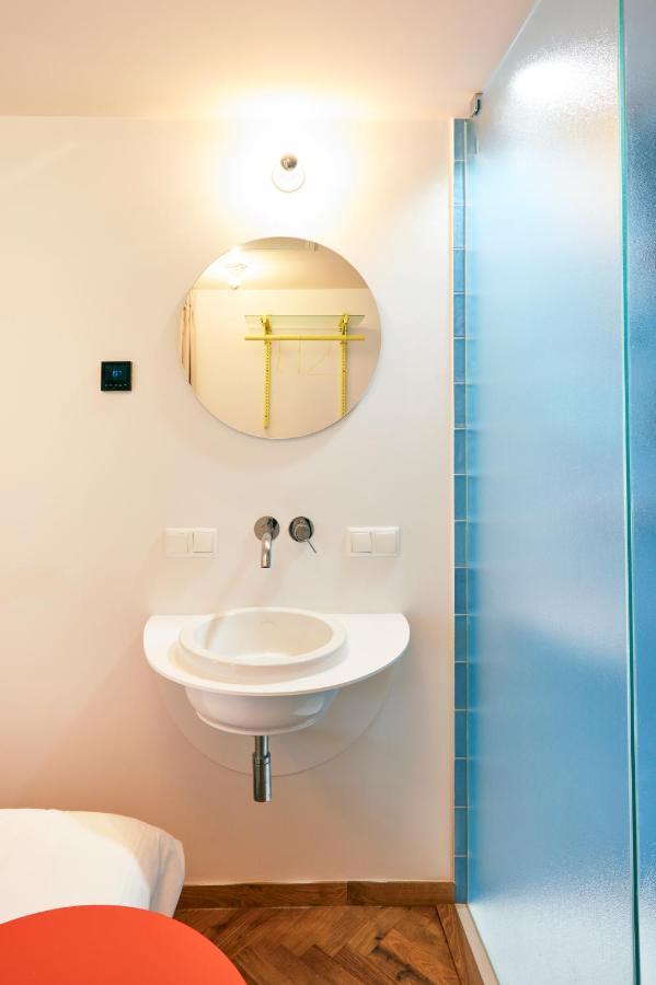Vertical Swimming Pool