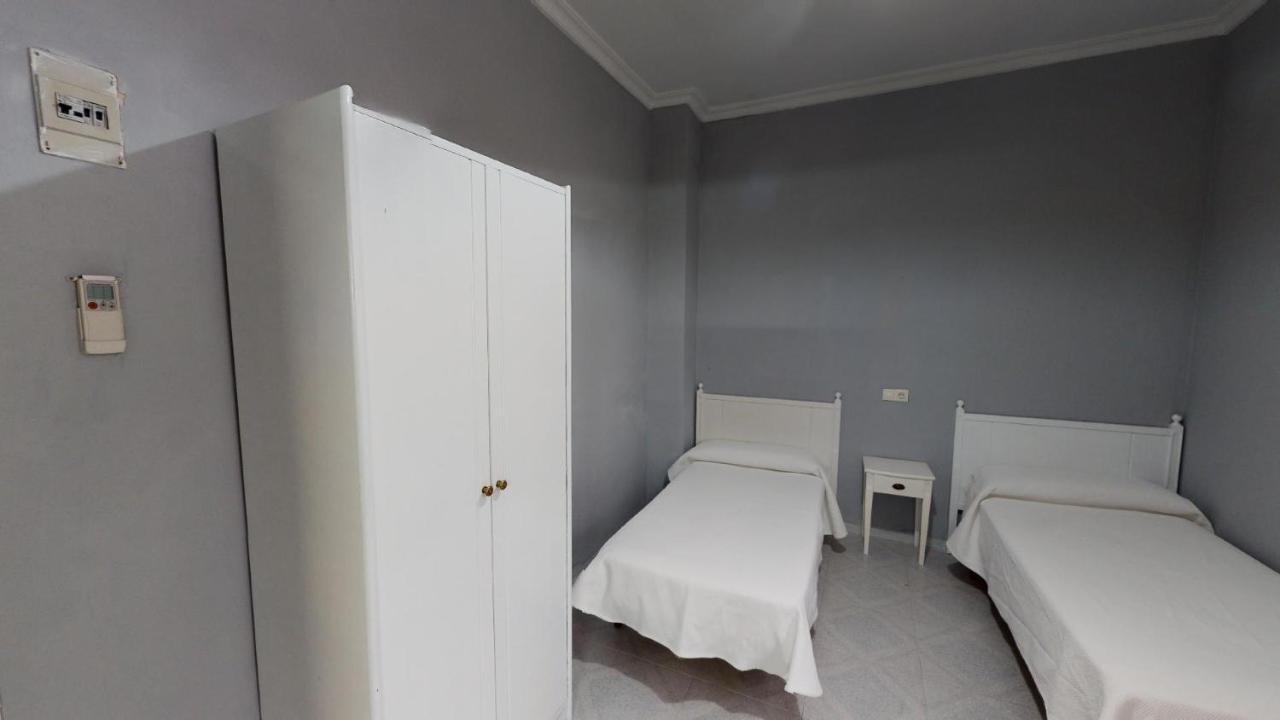 Twin Room Private Bathroom