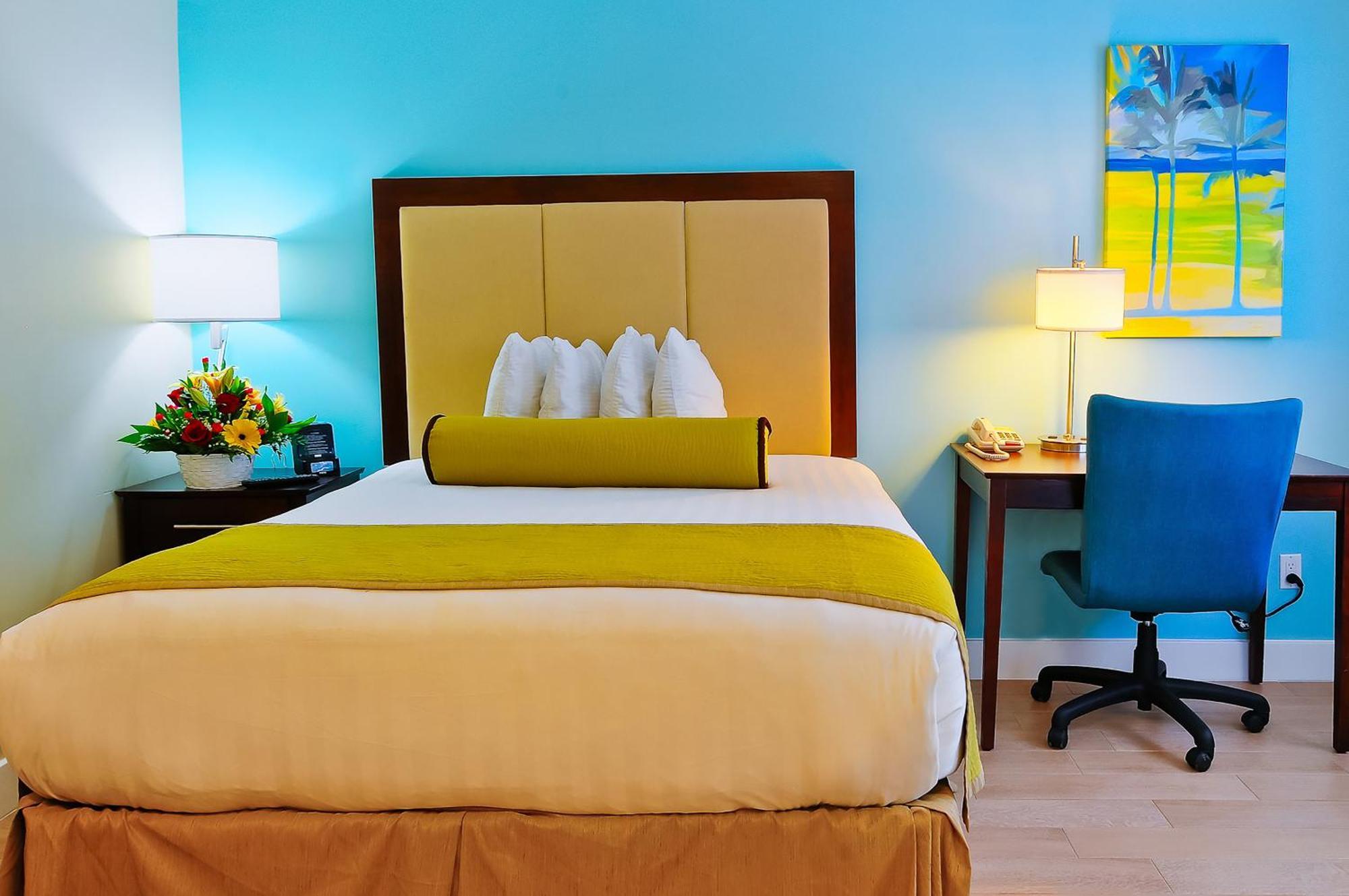 Classic King Room with City View and Balcony,1435257466:JPEG