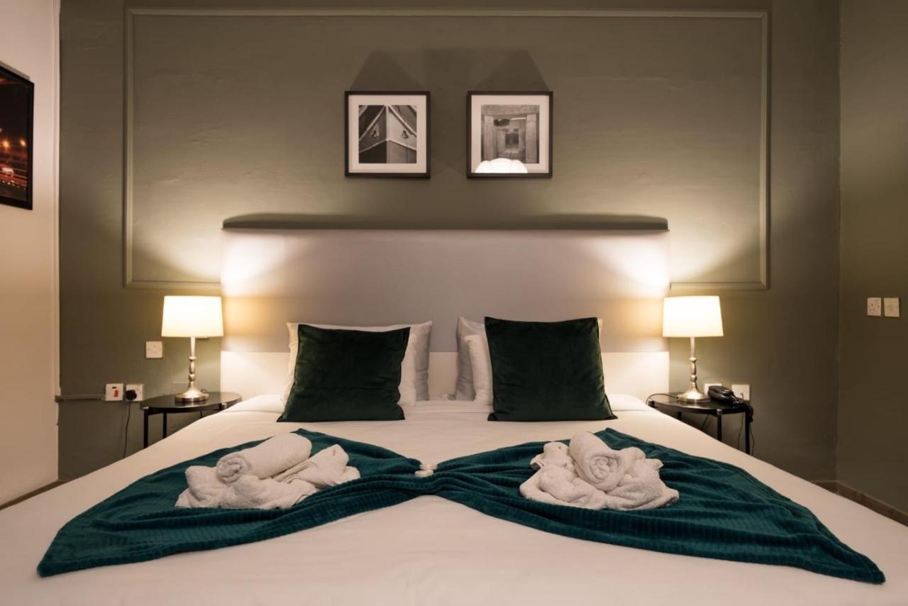 Double or Twin Room Partial Sea View