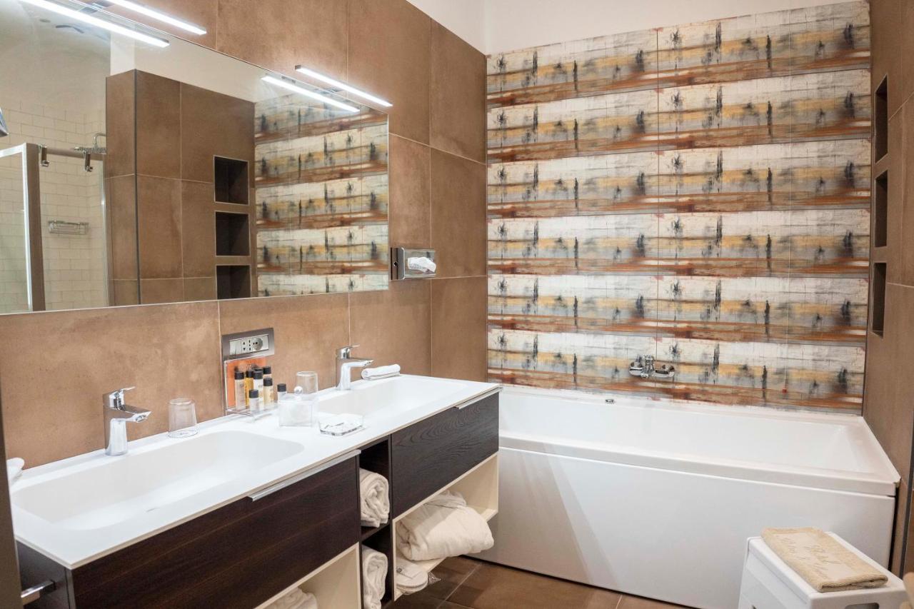Deluxe Double or Twin Room Spa Bath