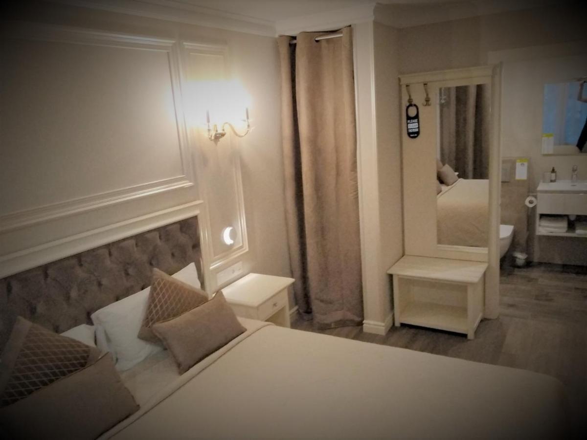 Deluxe Double or Twin Room Garden View