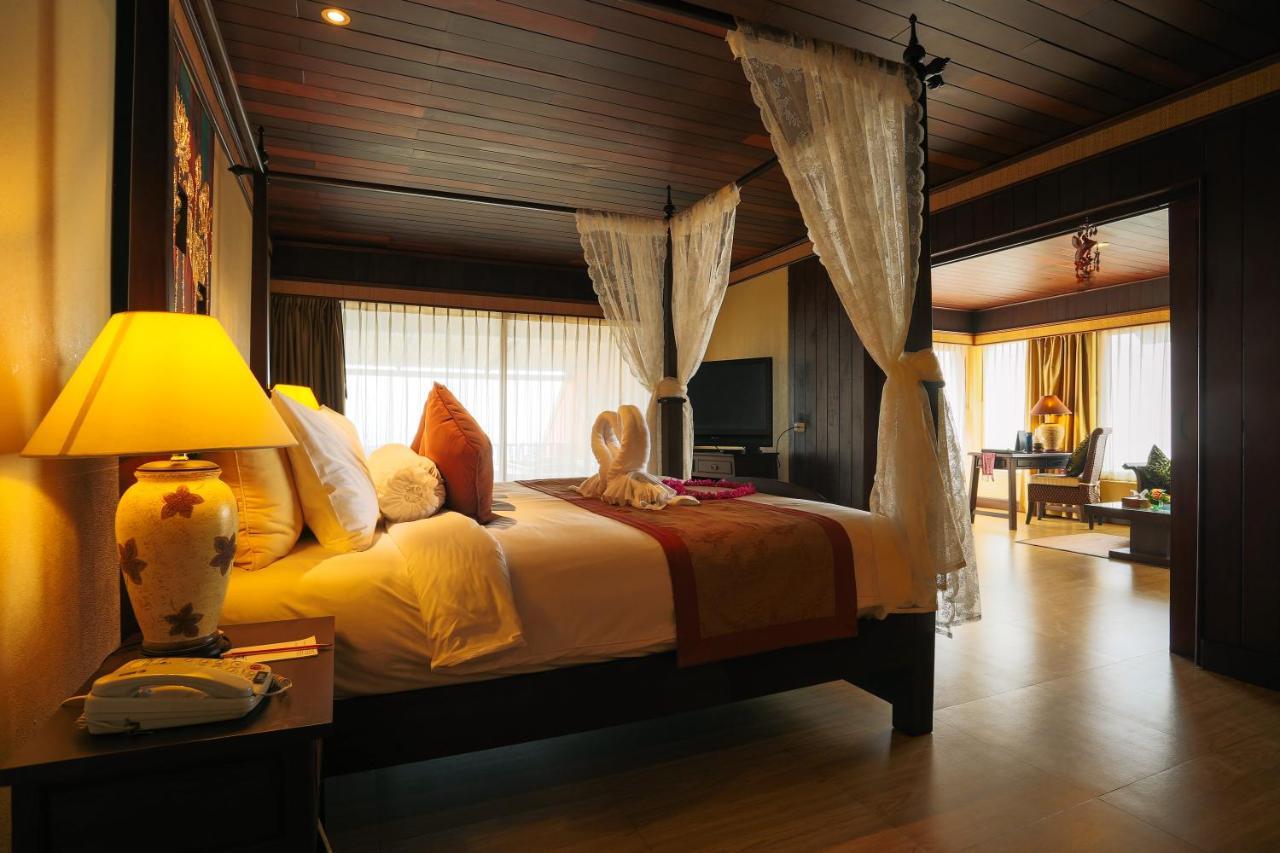Honeymoon Suite